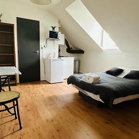 Studio 12 Proche Centre Ville Avec Wifi Parking Troyes Luaran gambar